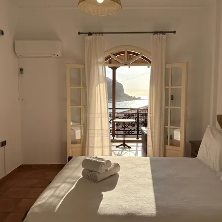 Limeni Studios Guest house *