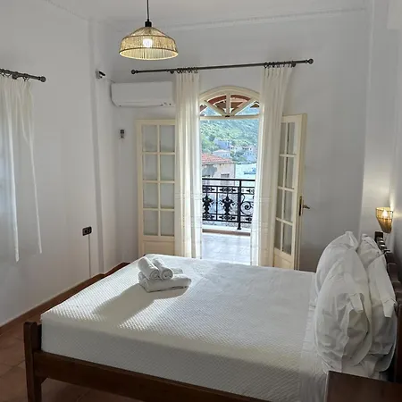 Guest house Limeni Studios
