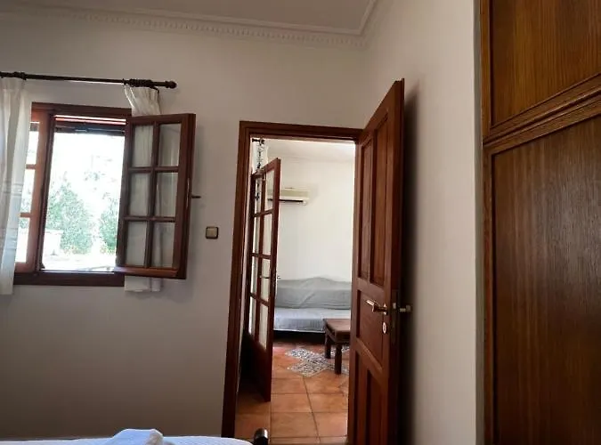 Gasthuis Limeni Studios 3*